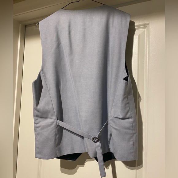 Moda Crise Mens Wear slim fit light blue two piece suit with jacket and vest. - Picture 4 of 5